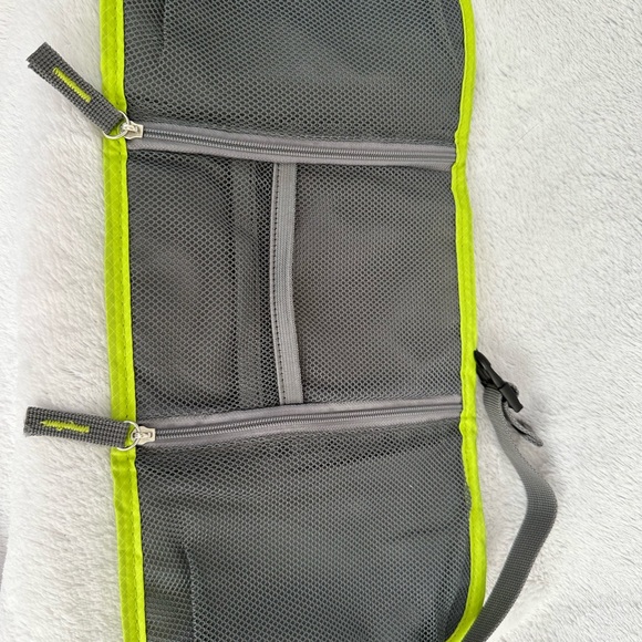 Travelon Tech Accessory Organizer - Picture 4 of 10